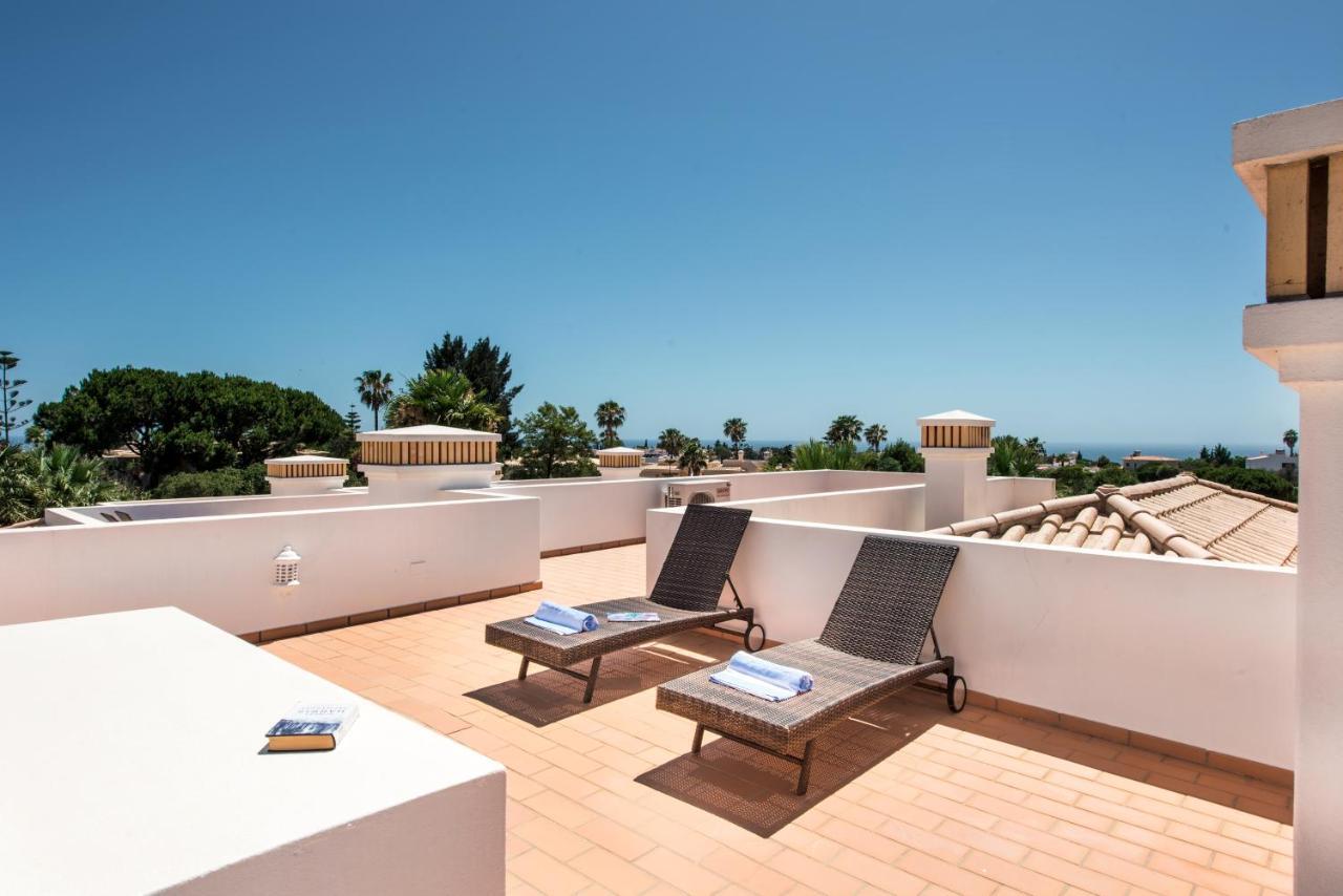 Beautiful Two Bedroom Apartment With Roof Terrace Carvoeiro  Dış mekan fotoğraf