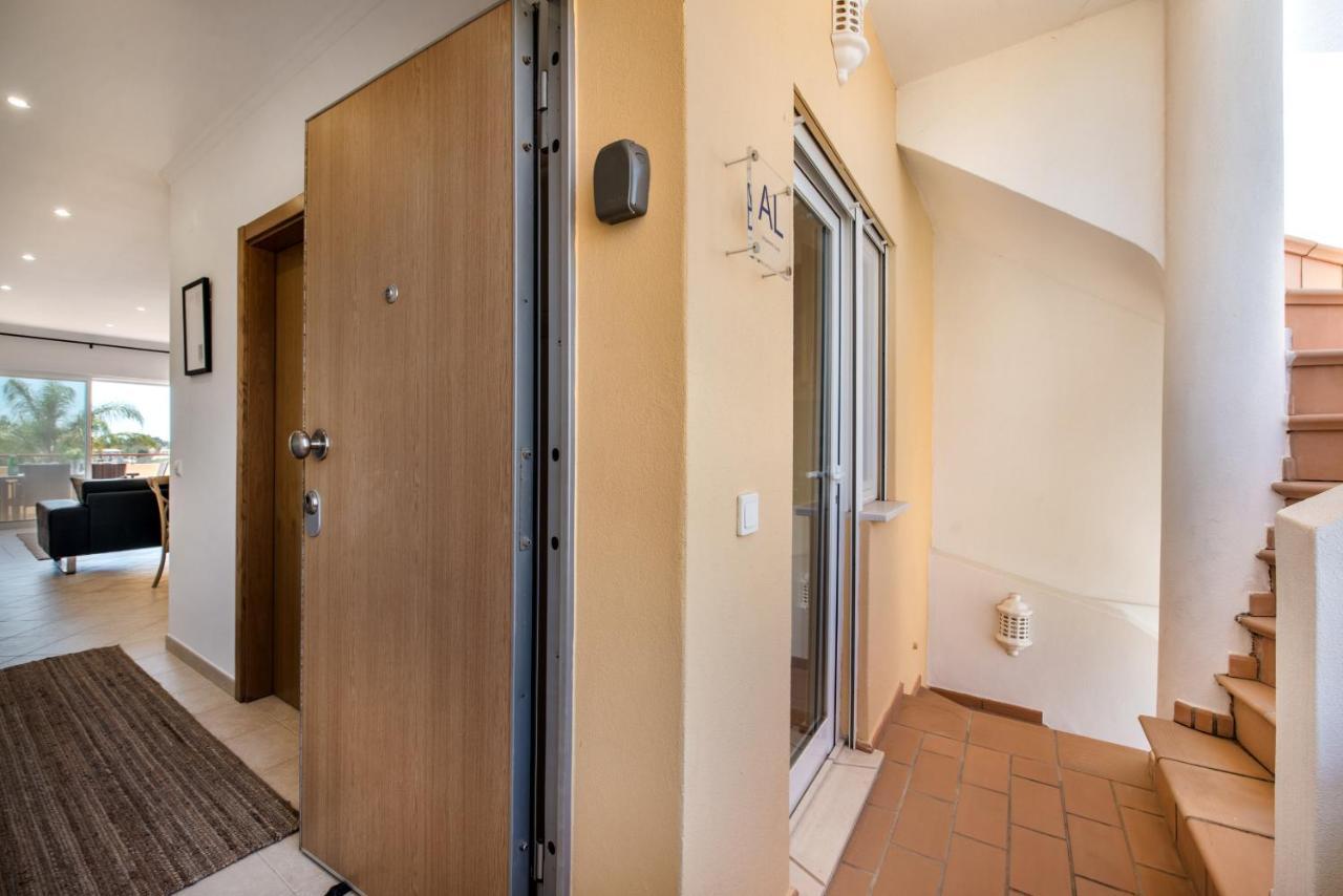 Beautiful Two Bedroom Apartment With Roof Terrace Carvoeiro  Dış mekan fotoğraf