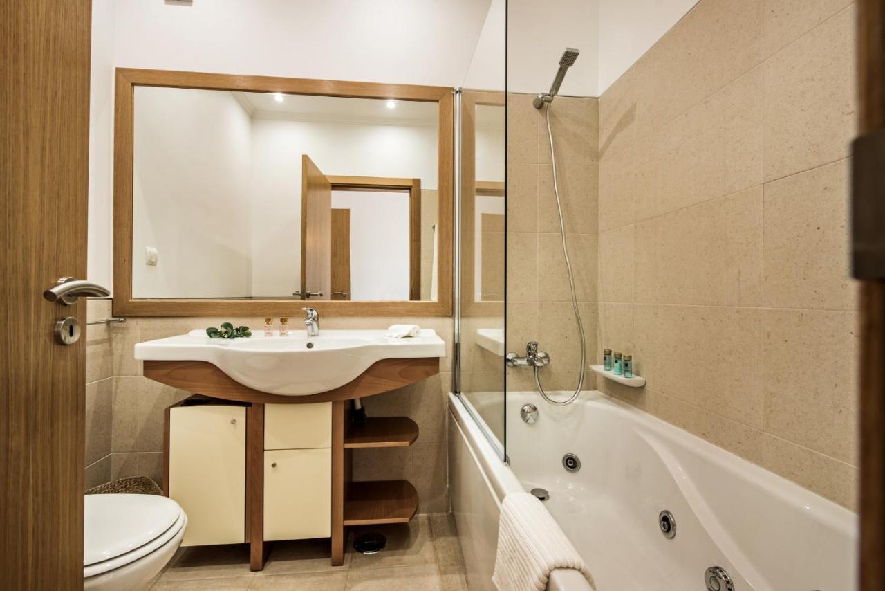 Beautiful Two Bedroom Apartment With Roof Terrace Carvoeiro  Dış mekan fotoğraf