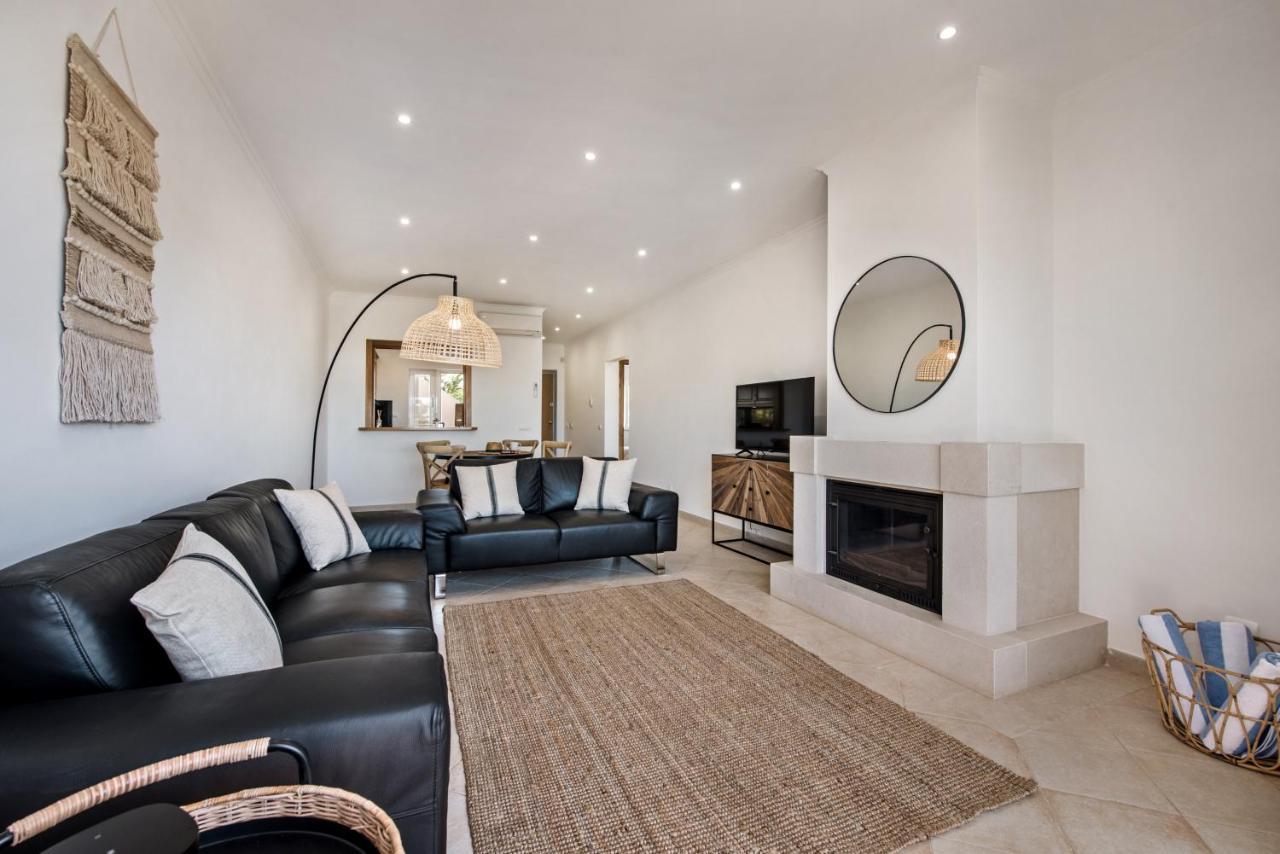 Beautiful Two Bedroom Apartment With Roof Terrace Carvoeiro  Dış mekan fotoğraf