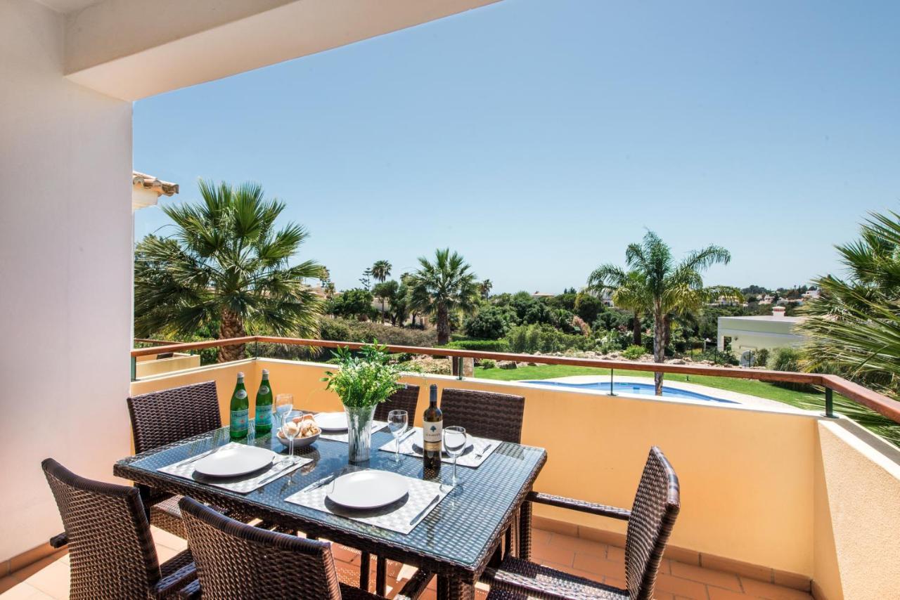 Beautiful Two Bedroom Apartment With Roof Terrace Carvoeiro  Dış mekan fotoğraf
