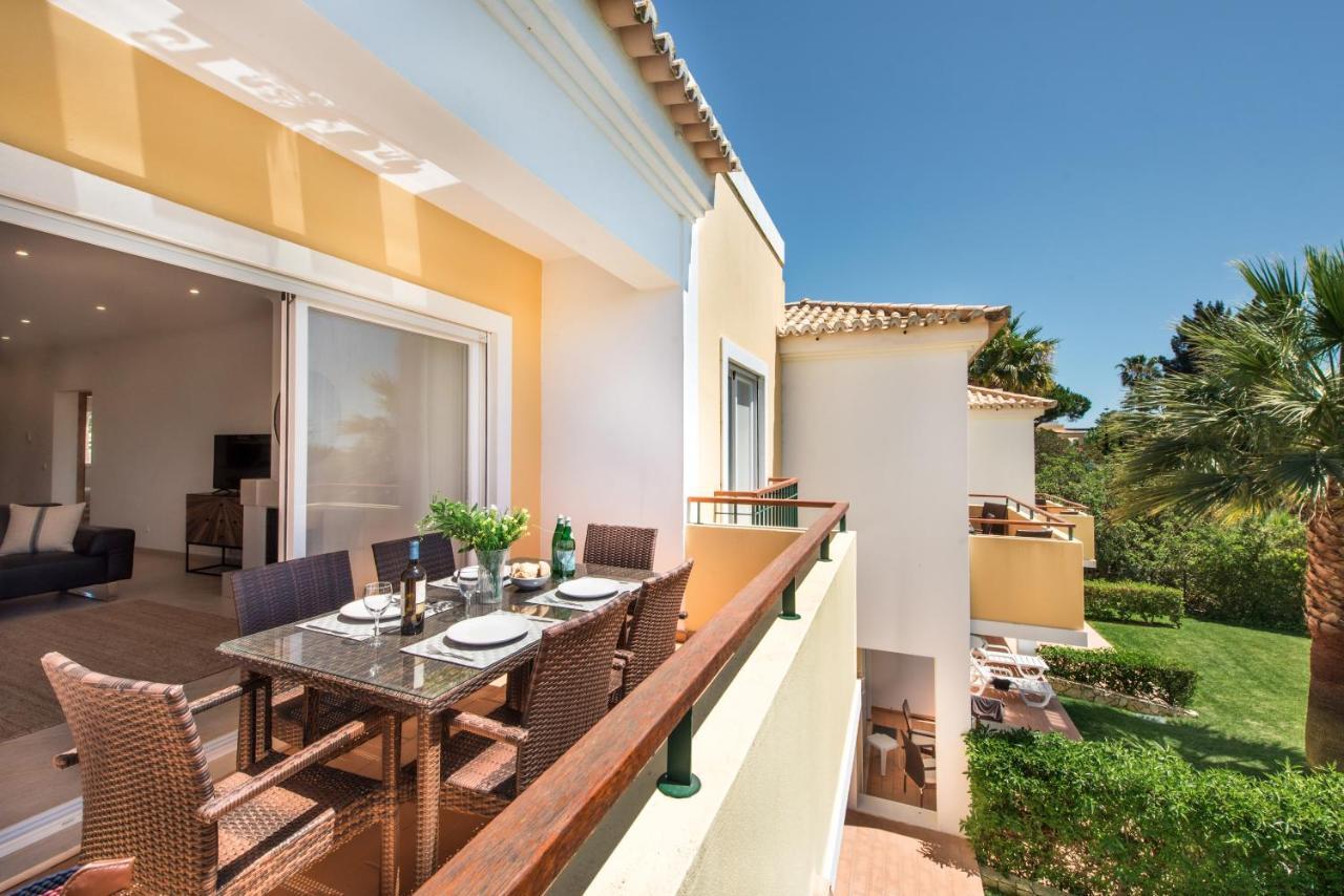 Beautiful Two Bedroom Apartment With Roof Terrace Carvoeiro  Dış mekan fotoğraf