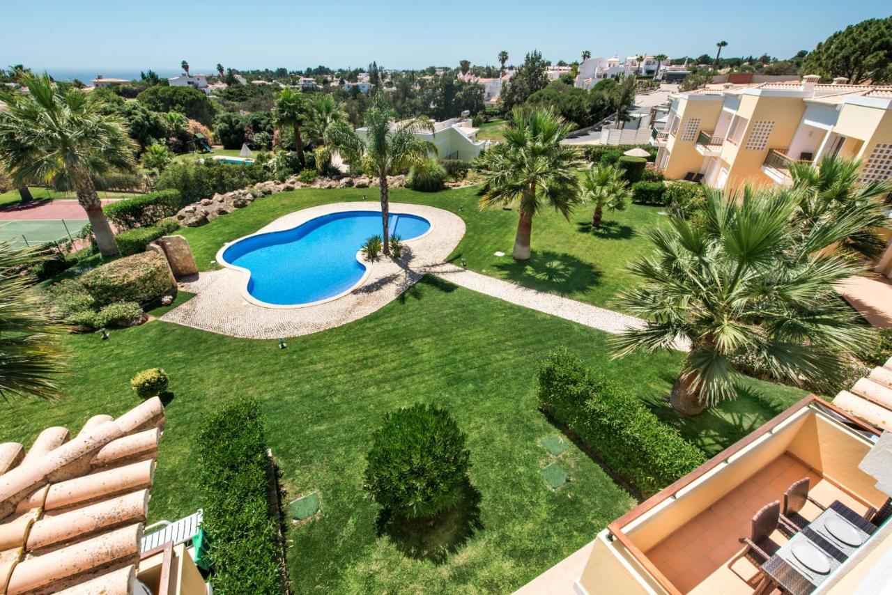 Beautiful Two Bedroom Apartment With Roof Terrace Carvoeiro  Dış mekan fotoğraf